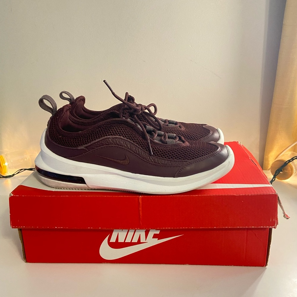 Women's Nike Air Max Estrea Casual Shoes (Box Included)
